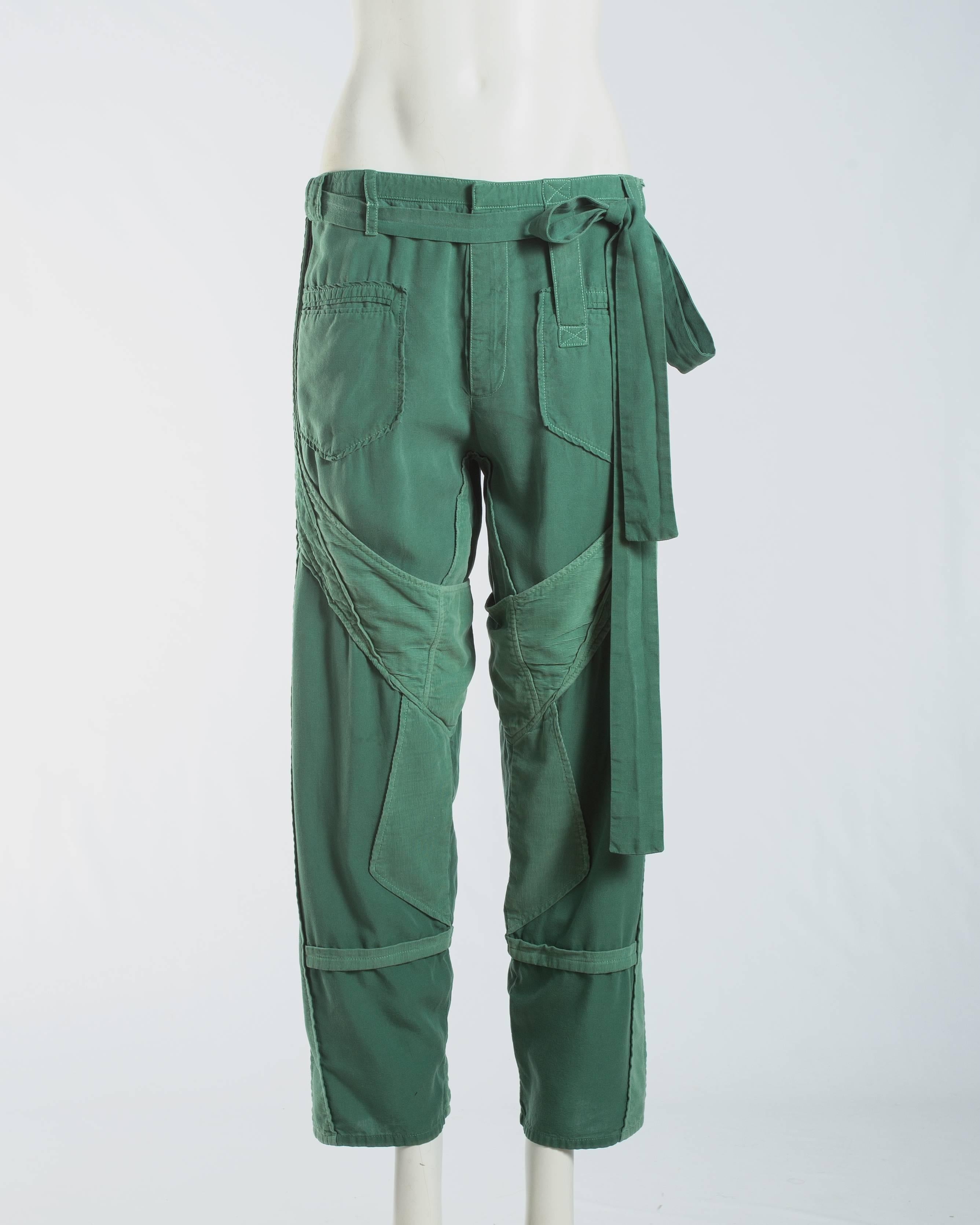 Balenciaga by Nicolas Ghesquière green cotton and corduroy cargo pants

Spring-Summer 2002