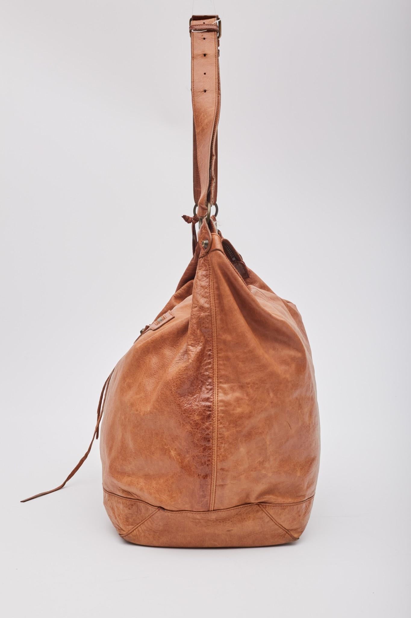 Balenciaga Caramel Leather Agneau Classic Hardware Day Hobo Bag In Excellent Condition In Montreal, Quebec