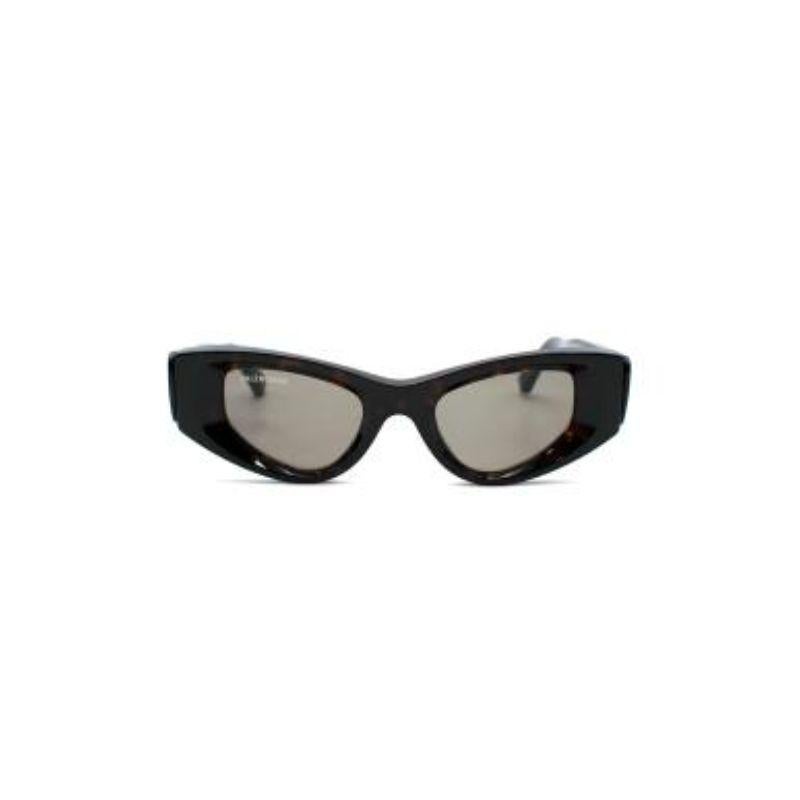 Balenciaga Cat-eye Sunglasses In Excellent Condition For Sale In London, GB