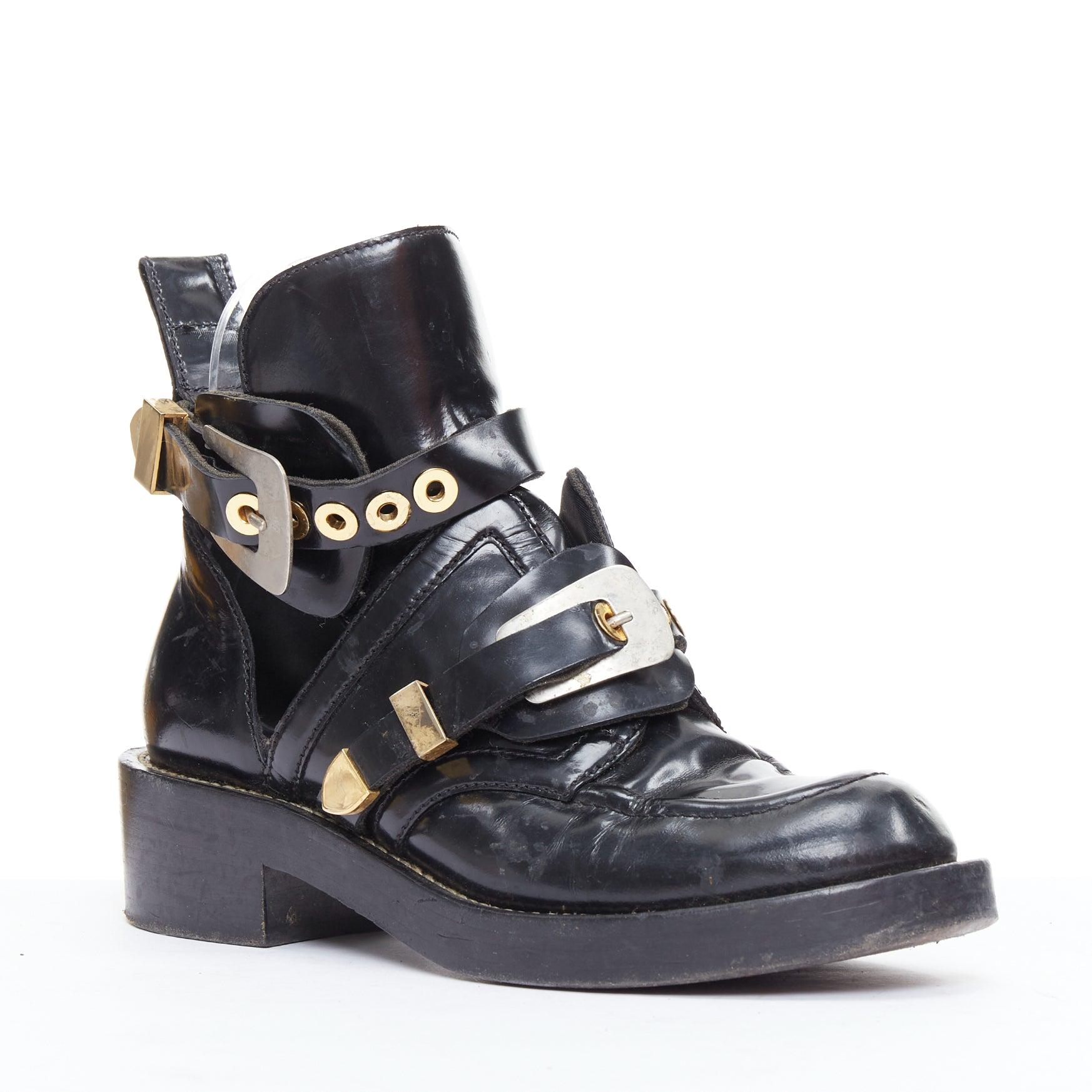 BALENCIAGA Ceinture black leather mixed buckle boots EU38.5 Mary-Kate Olsen
Reference: ECLO/A00111
Brand: Balenciaga
Model: Ceinture
As seen on: Mary-Kate Olsen, Hailey Bieber
Material: Leather
Color: Black, Gold
Pattern: Solid
Closure: