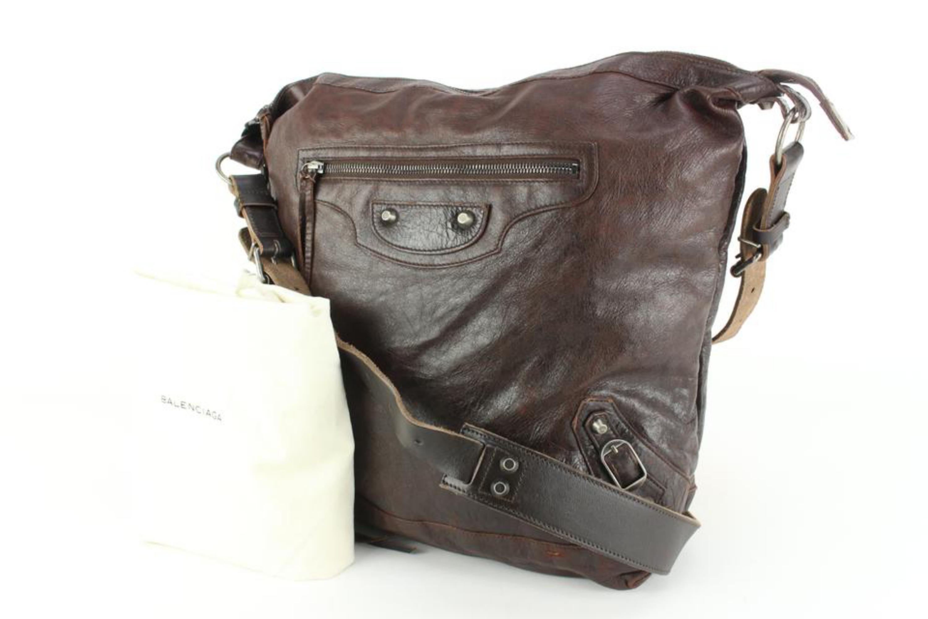Balenciaga Chocolate Chevre Leather Men's Day Messenger Bag 30ba54s For Sale 4