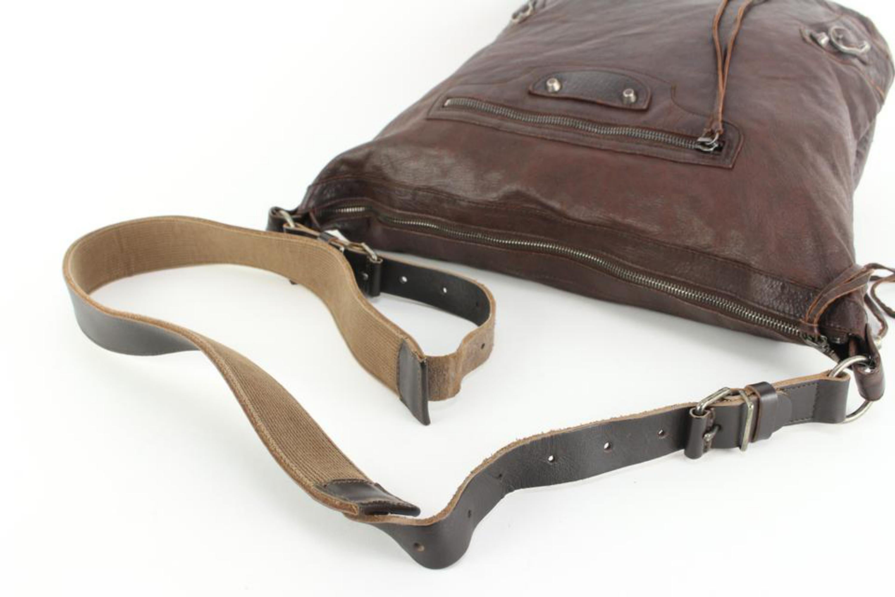 Balenciaga Chocolate Chevre Leather Men's Day Messenger Bag 30ba54s For Sale 1