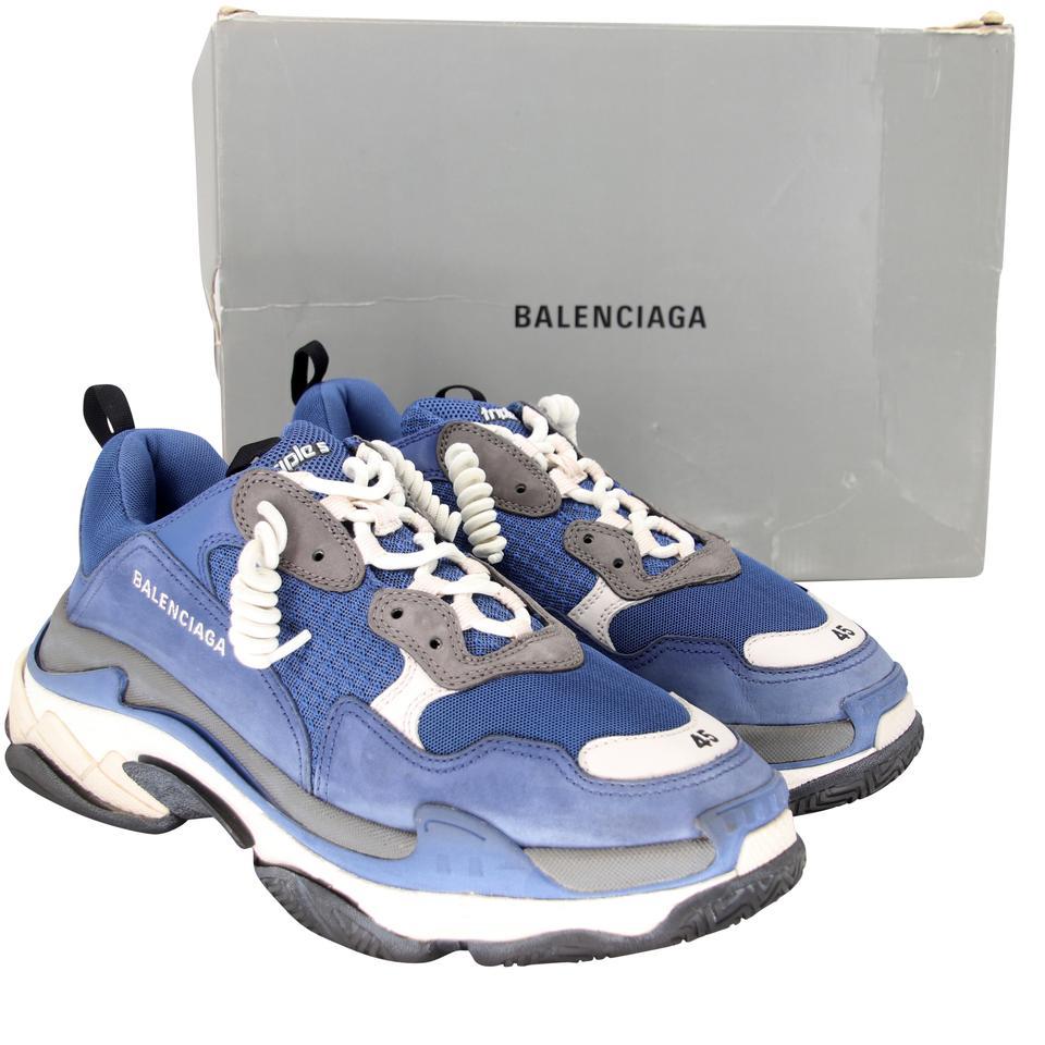 Balenciaga Chunk Hiking Dad 45 Trek Sneakers BL-0916N-0019

Balenciaga has unveiled its chunky Track sneaker. Similar to the Triple-S, Track has a hiking-inspired look, complemented by a mixed-material upper, multi-panelled design, cord-style laces,