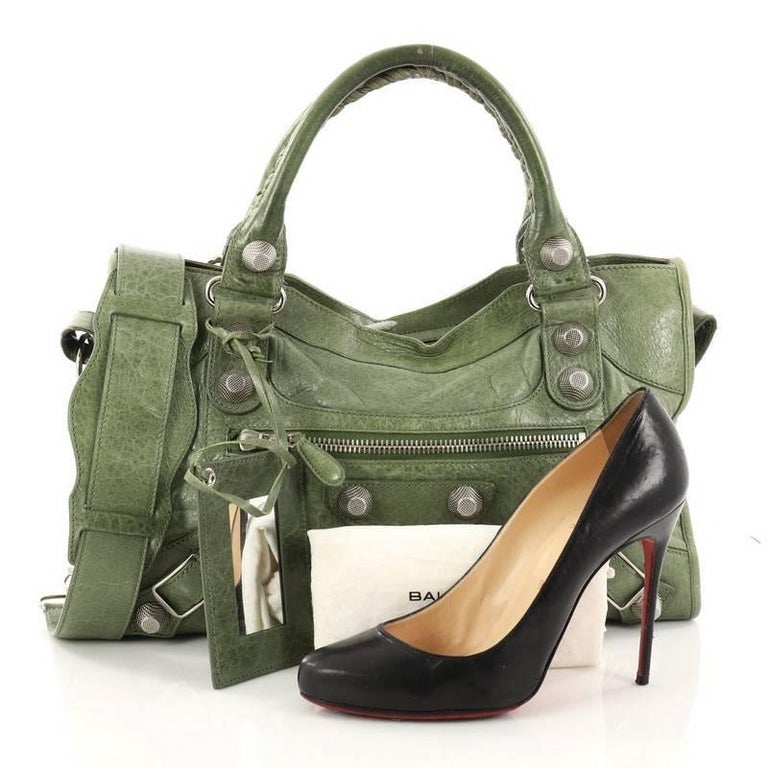Balenciaga City Giant Studs Handbag Leather Medium At 1stdibs This Authentic Balenciaga City Giant Studs Handbag Leather Medium Is For The On