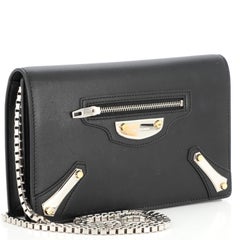 Balenciaga City - Portefeuille à clous plats en métal plat sur chaîne en cuir petit