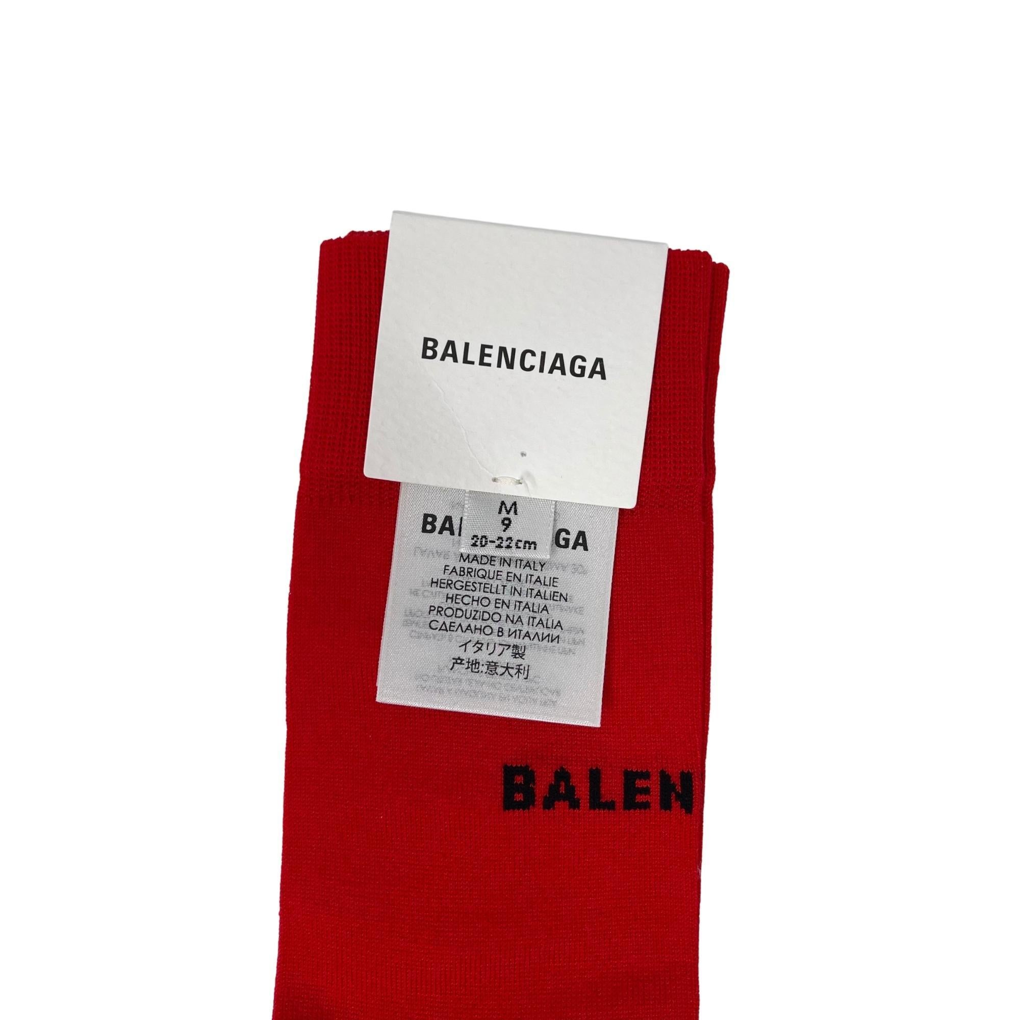 Balenciaga - Chaussures rouges à logo classique (Medium) Neuf - En vente à Montreal, Quebec