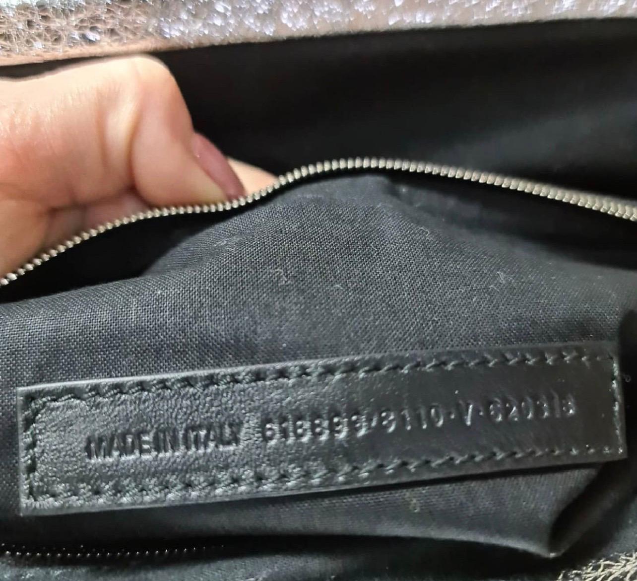 Balenciaga Cloud Crackled Metallic Leather Cross-Body Bag In Good Condition In Krakow, PL