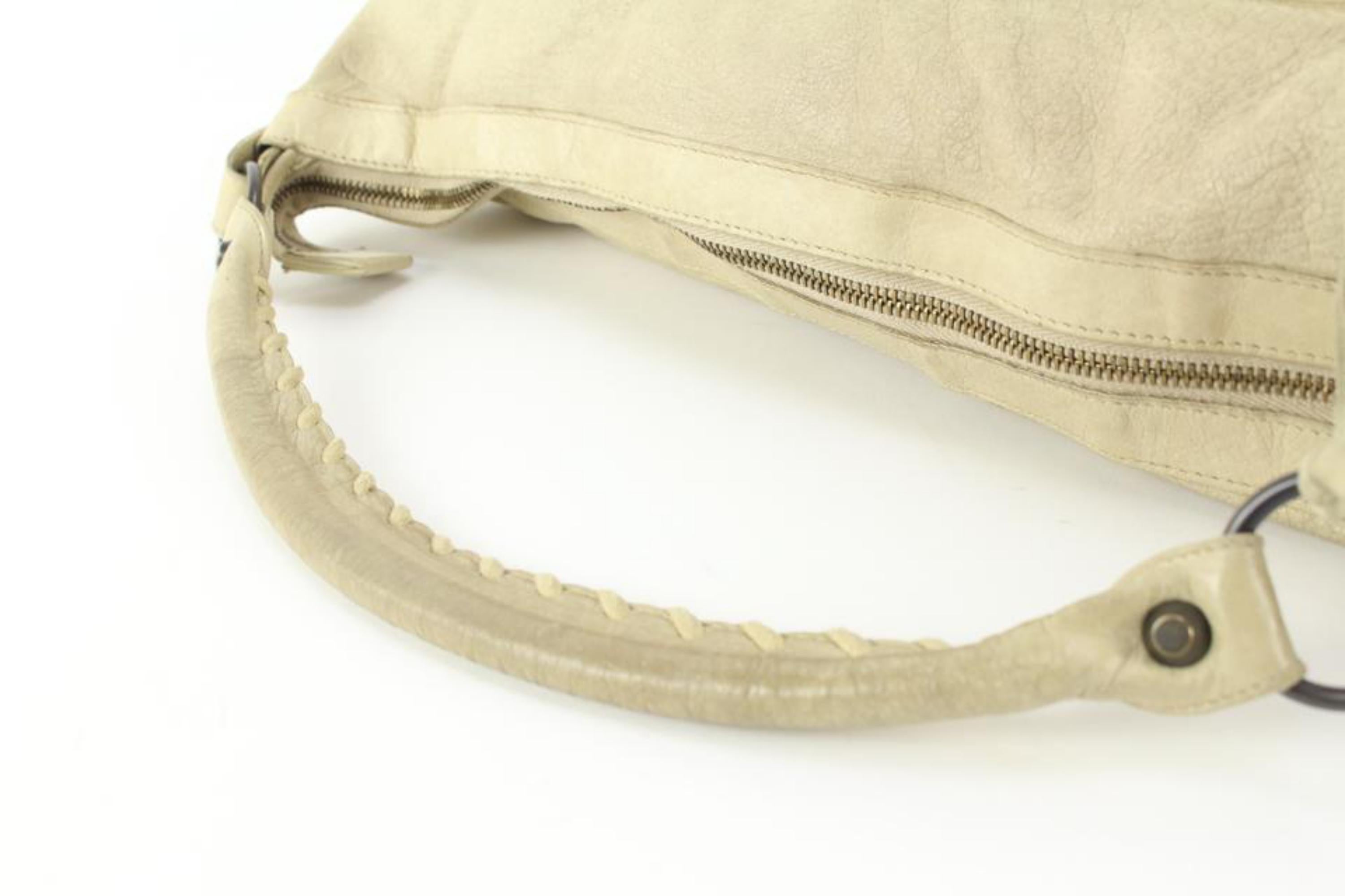 Balenciaga Cream Leather The Day One Hobo Bag 18ba53s In Good Condition For Sale In Dix hills, NY