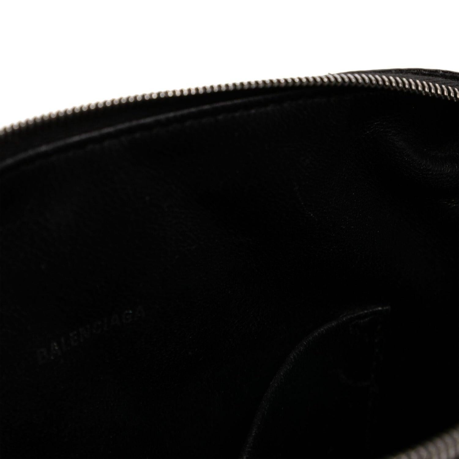 Women's or Men's Balenciaga Crossbody Bag Black For Sale