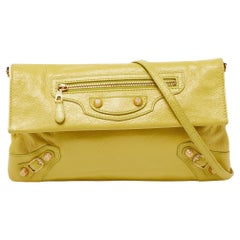 Balenciaga Curry Leder RH Umschlagriemen-Clutch aus Leder