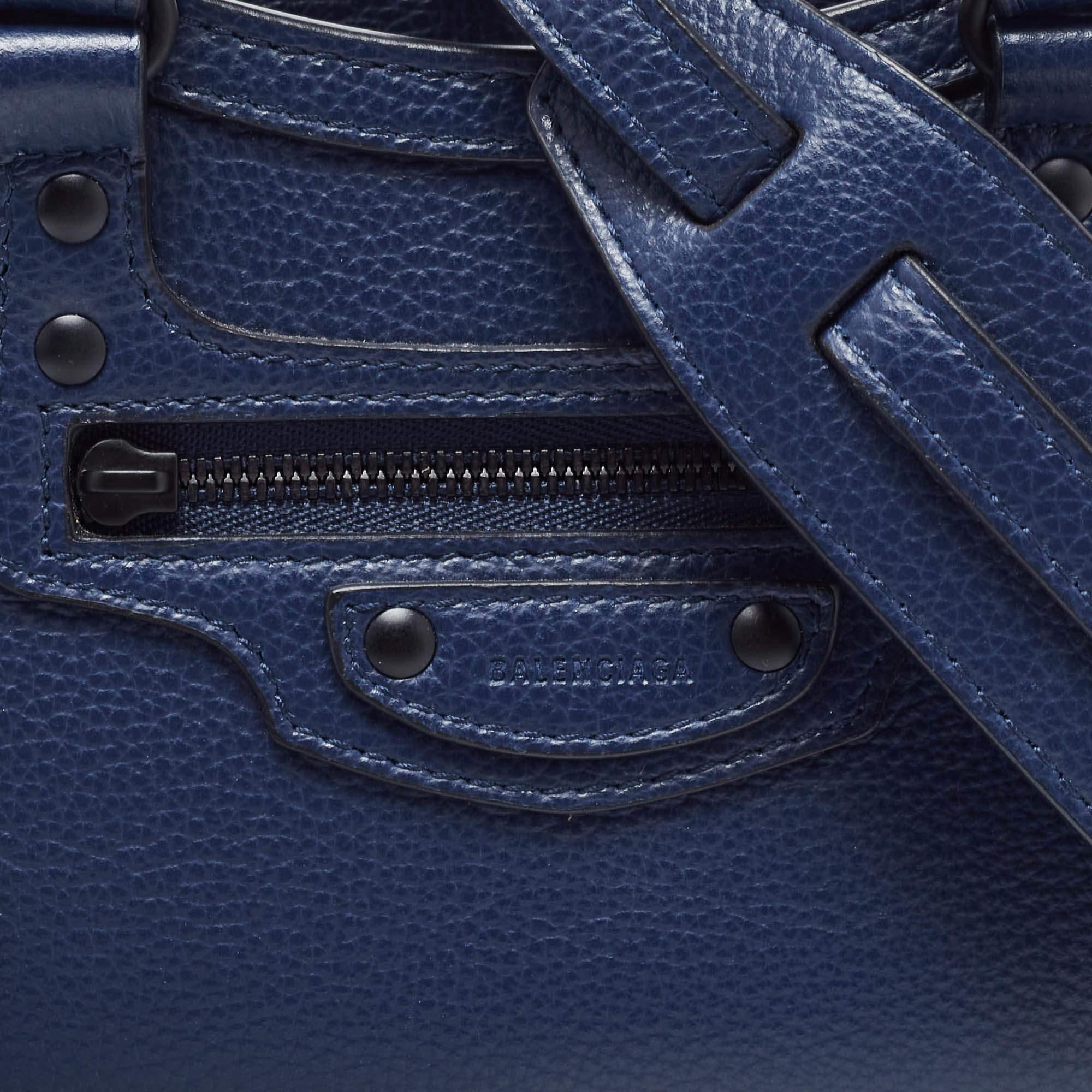 Balenciaga Mini fourre-tout « Neo Classic City » en cuir bleu foncé en vente 4
