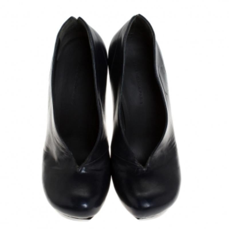 Noir Balenciaga escarpins à plateforme bleu foncé, taille 36 en vente