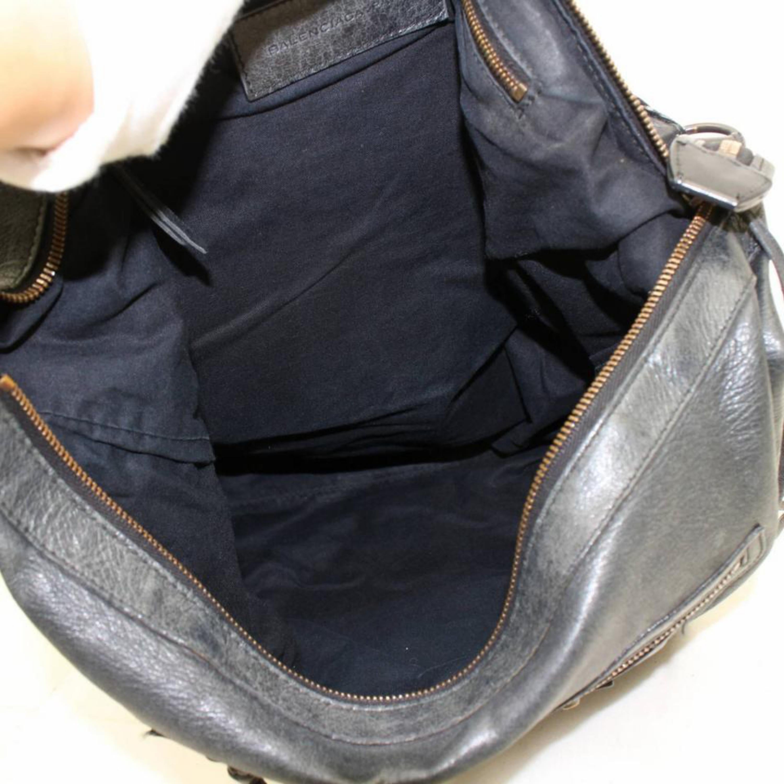 Balenciaga Day Hobo 867638 Black Leather Shoulder Bag In Good Condition For Sale In Forest Hills, NY
