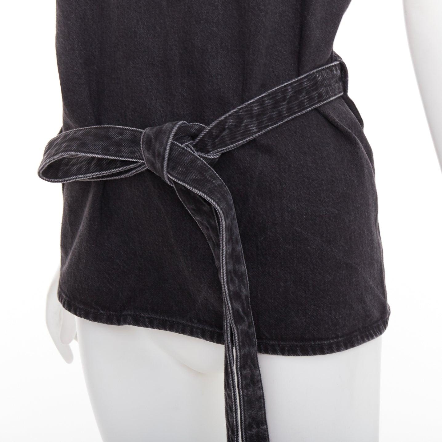 BALENCIAGA Demna 2016 tablier¬†top FR36 S en denim gris délavé à nouer sur le devant en vente 2