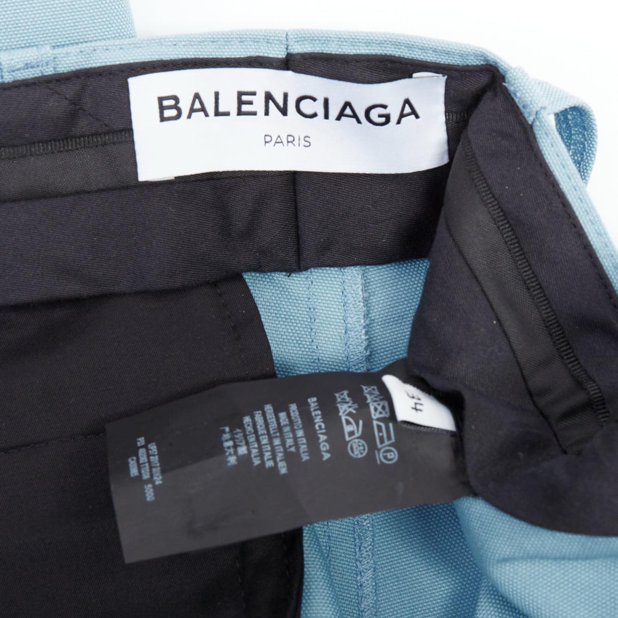 Balenciaga Demna 2017 pantaloni affusolati BB blu chiaro con logo in gomma FR34 XS in vendita 3