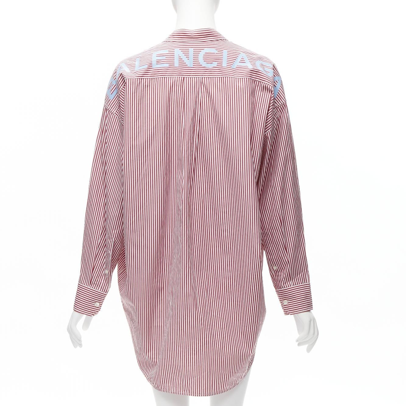 BALENCIAGA Demna 2017 red white stripe relaxed blue BB oversized shirt FR34 XS
Reference: TGAS/D00371
Brand: Balenciaga
Designer: Demna
Collection: 2017
Material: Cotton
Color: Red, White
Pattern: Striped
Closure: Button
Extra Details: BALENCIAGA