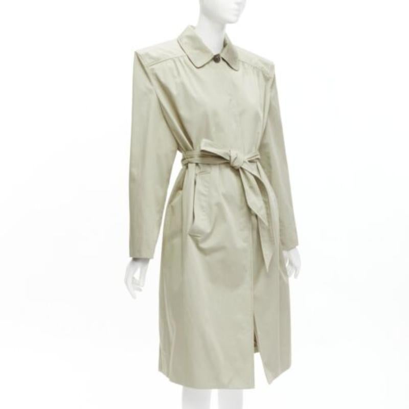 Balenciaga Demna 2017 Runway boxy oversized shoulder belted trench coat FR34 XS In condizioni buone in vendita a Hong Kong, NT