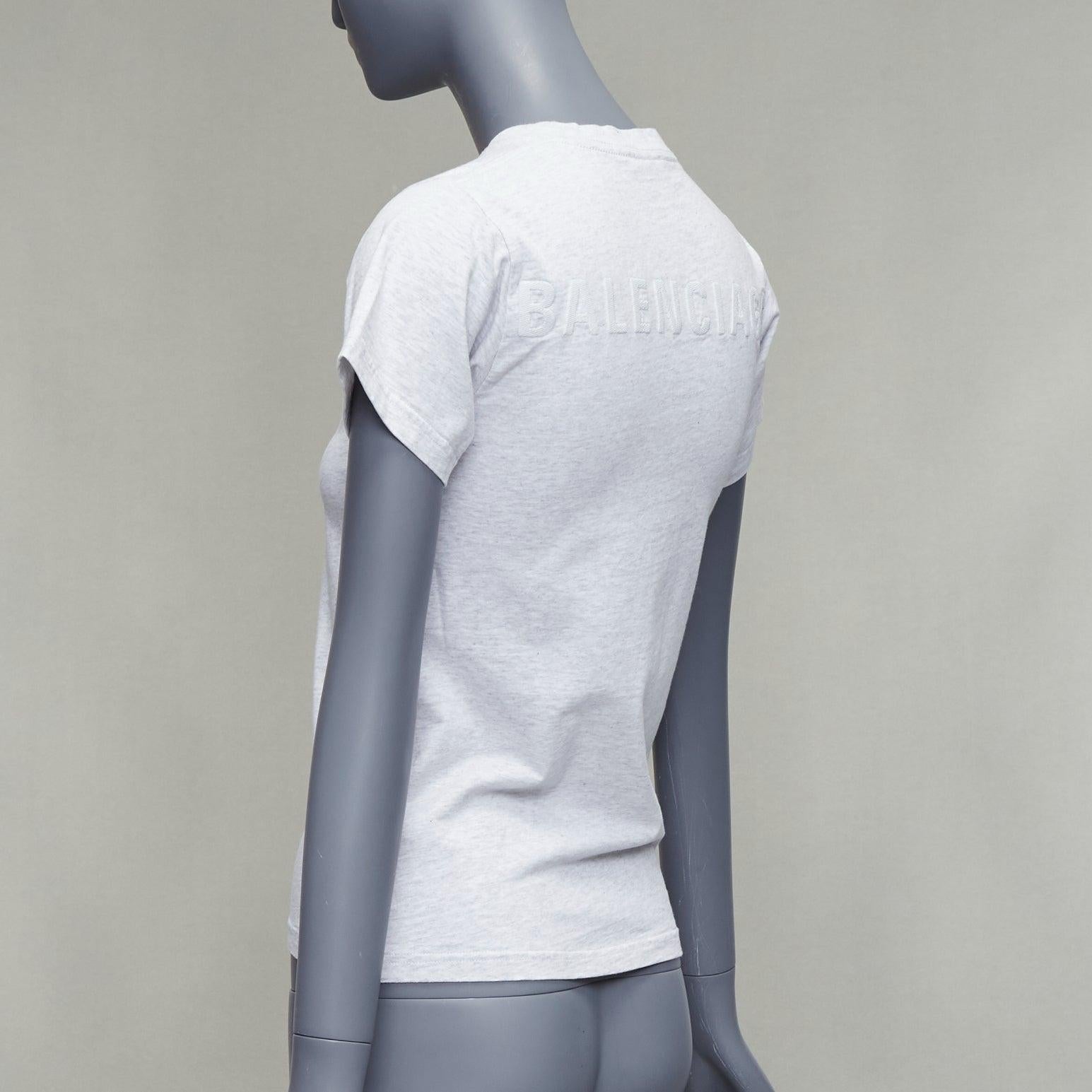 Balenciaga Demna 2018, tshirt grigia con logo ricamato sul retro XS in vendita 1
