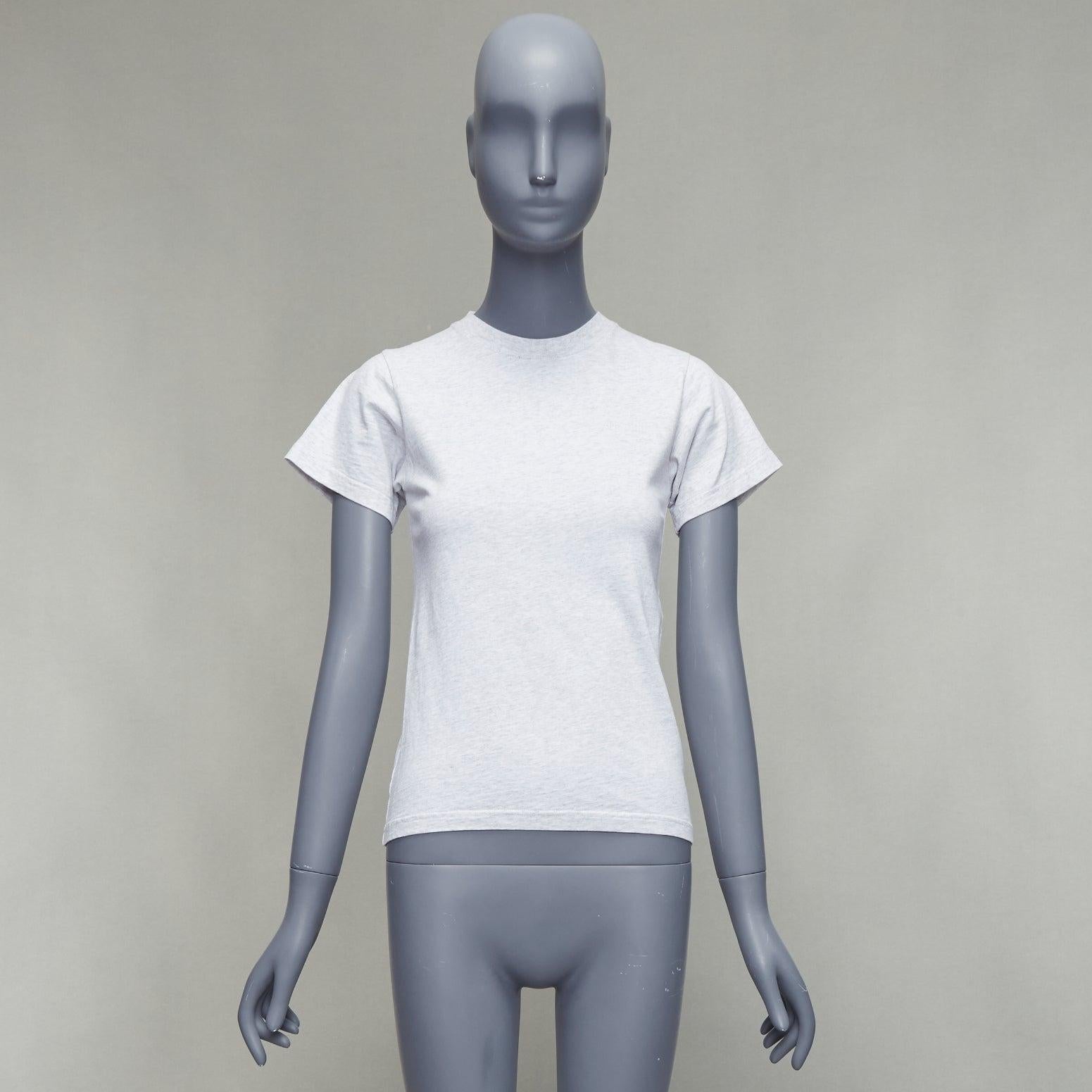 Balenciaga Demna 2018, tshirt grigia con logo ricamato sul retro XS in vendita 4