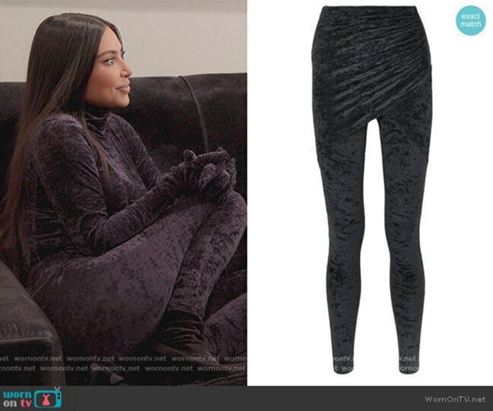 BALENCIAGA Demna 2019 Schwarze drapierte BalENCIAGA Leggings aus zerkleinertem Samt FR36 S
Referenz: TGAS/C00497
Marke: Balenciaga
Designer: Demna
Modell: 583201 TCV14 1000
Collection'S: Pre Fall 2019 - Laufsteg
Gesehen bei: Kim Kardashian
MATERIAL: