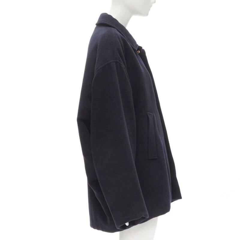 Balenciaga DEMNA 2019 cappotto cocoon con bottoni in oro antico e cammello, FR38 M. In condizioni ottime in vendita a Hong Kong, NT
