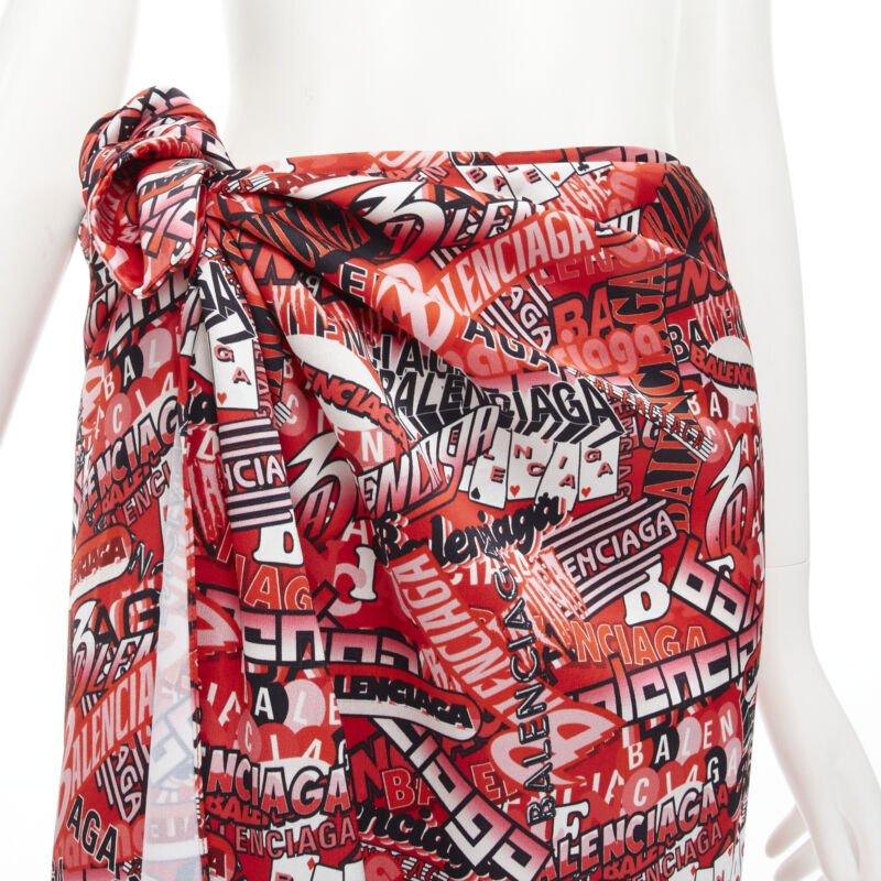BALENCIAGA Demna 2019 Runway red logo print wrap tie maxi skirt FR38 M
Reference: TGAS/C00498
Brand: Balenciaga
Designer: Demna
Model: 571097 TELG 6400
Collection: 2019 - Runway
Material: Viscose
Color: Red
Pattern: Abstract
Closure: Button
Extra