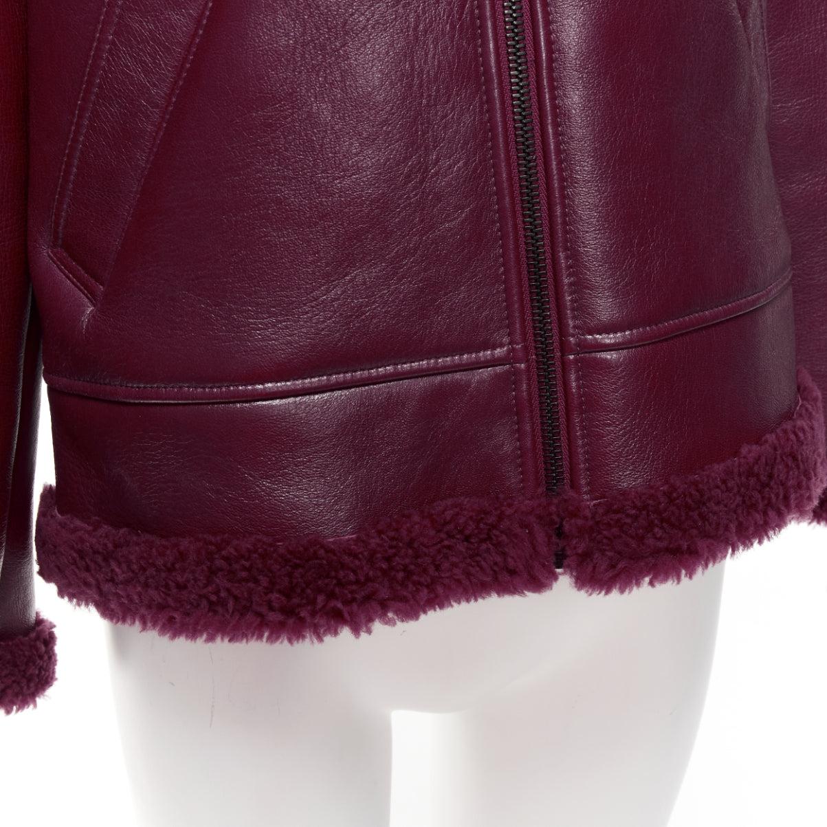 BALENCIAGA Demna 2020 bordeaux logo shearling cocooner veste Bombardier FR34 XS en vente 3