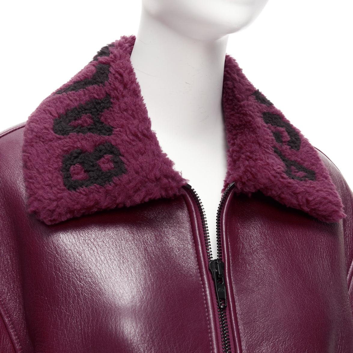 BALENCIAGA Demna 2020 burgundy shearling collar cocoon biker bomber XS
Reference: TGAS/E00033
Brand: Balenciaga
Designer: Demna
Model: 646463 Cocoon Bombardier
Collection: 2020
Material: Shearling, Leather
Color: Burgundy, Black
Pattern: