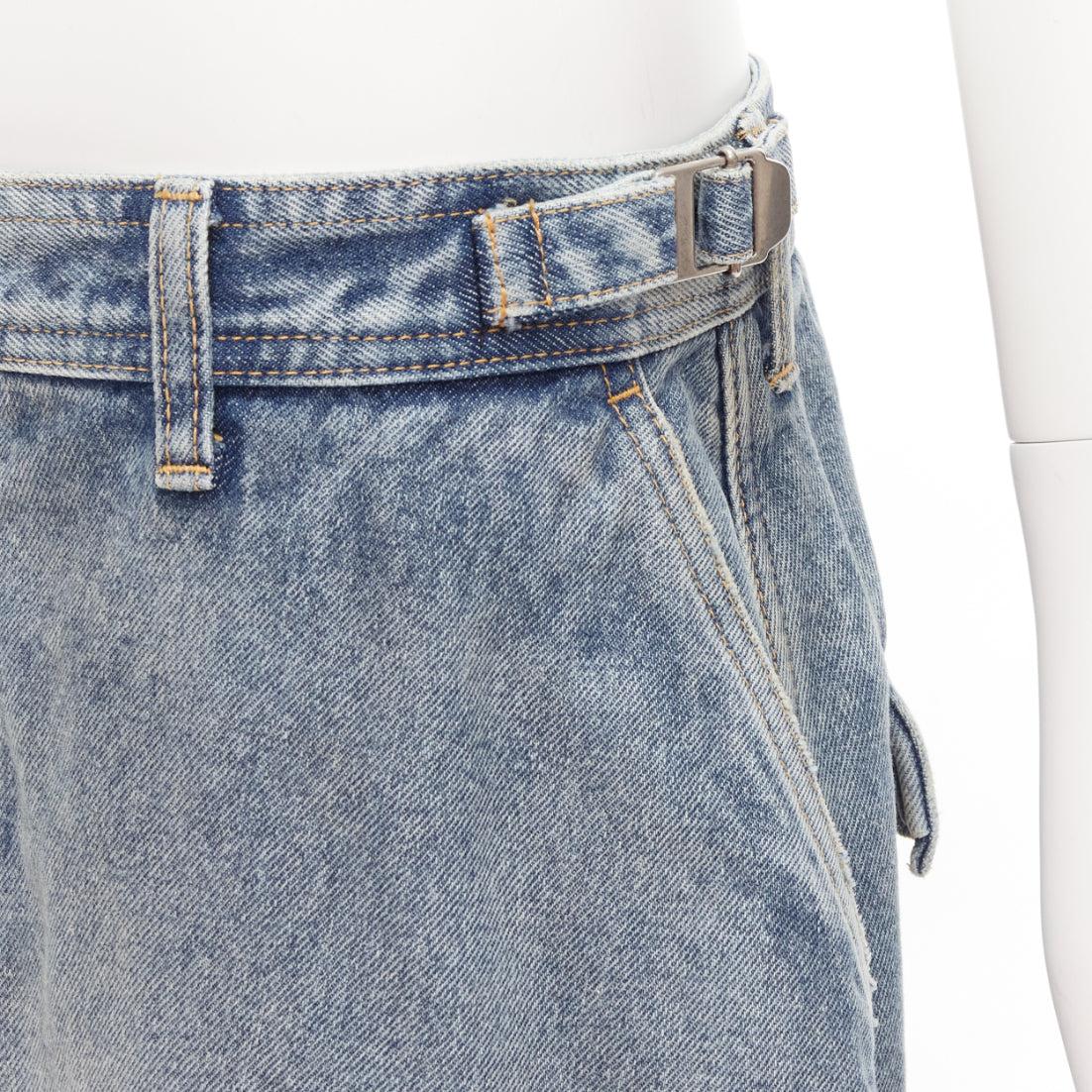 BALENCIAGA Demna 2021 Cargo Kick blue denim low waist logo midi skirt FR38 M
Reference: TGAS/E00019
Brand: Balenciaga
Designer: Demna
Model: 681717 Cargo Kick
Material: Denim
Color: Blue
Pattern: Washed
Closure: Zip Fly
Extra Details: BALENCIAGA