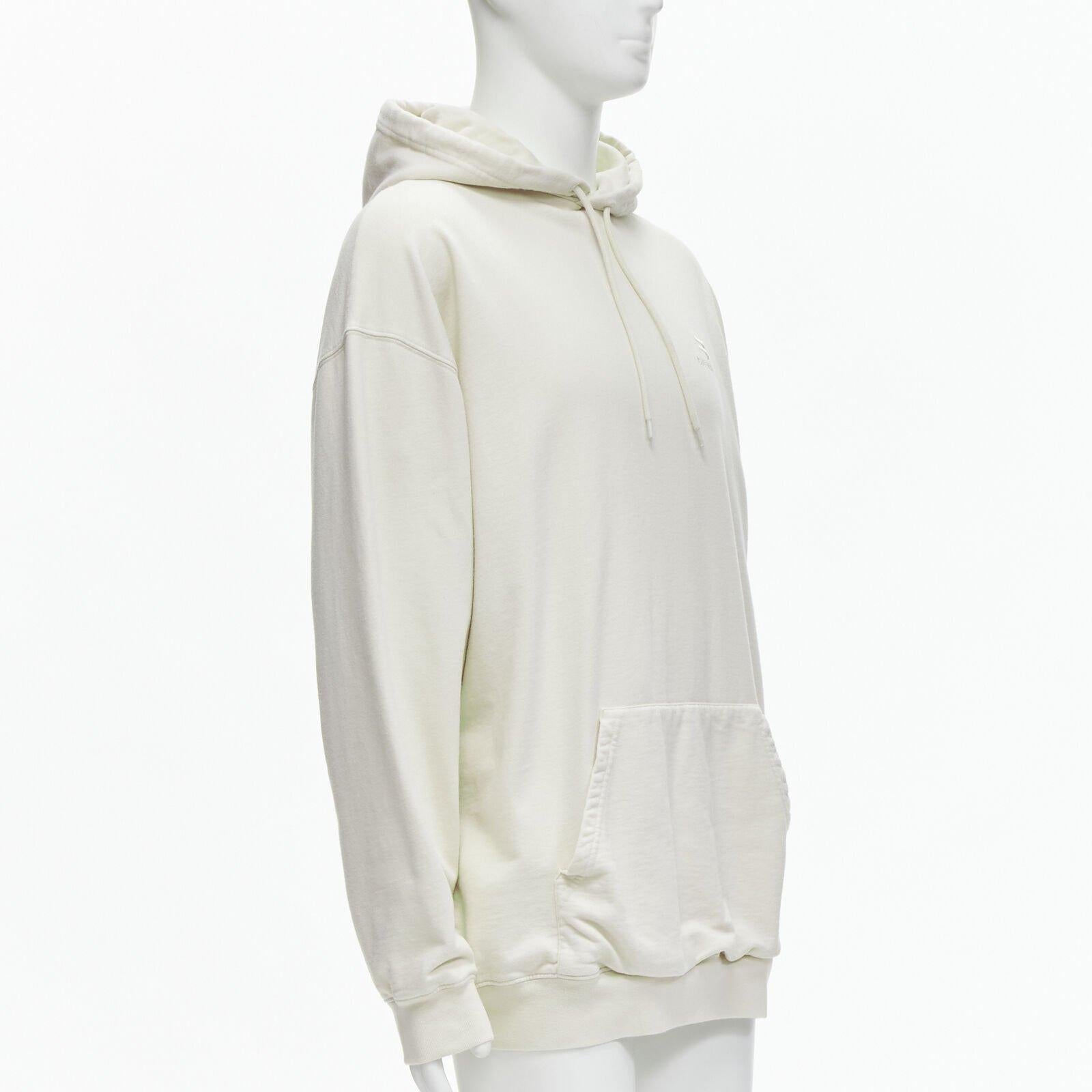 Grigio BALENCIAGA Demna 2021 Felpa con cappuccio oversize in cotone ecru con ricamo logo L in vendita