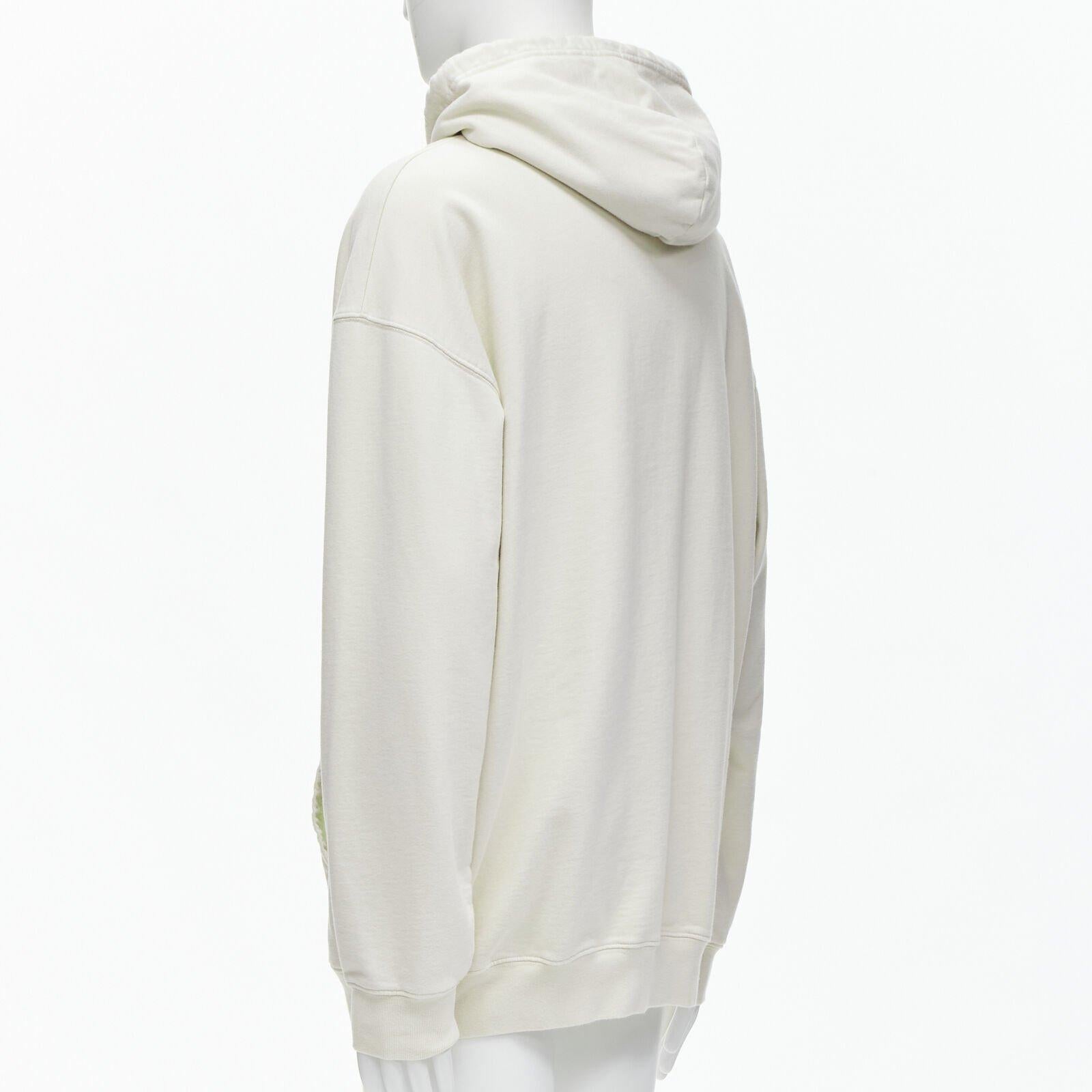 BALENCIAGA Demna 2021 Felpa con cappuccio oversize in cotone ecru con ricamo logo L in vendita 1