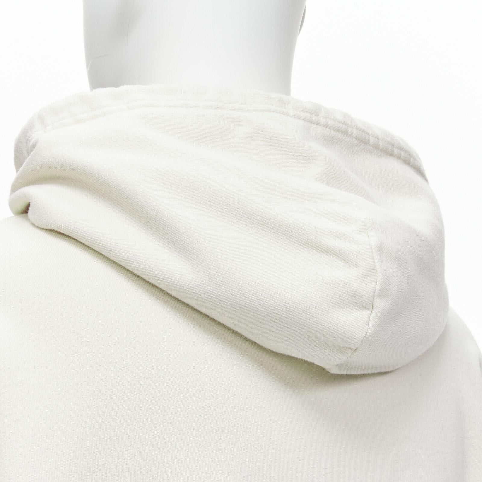 BALENCIAGA Demna 2021 Felpa con cappuccio oversize in cotone ecru con ricamo logo L in vendita 3