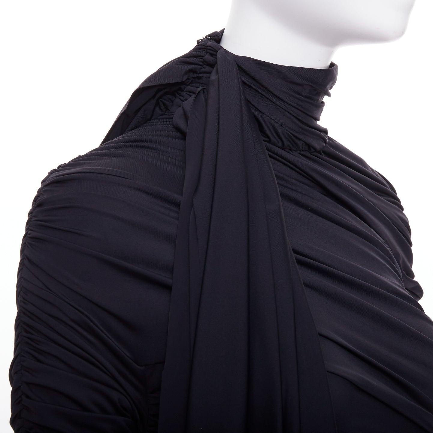 BALENCIAGA Demna 2021 Pasarela negro fruncido nudo drapeado vestido de cola larga FR36 S
Referencia: TGAS/F00103
Marca: Balenciaga
Diseñadora: Demna
Model No: 680806-TYK07-1000
Colección: 2021 - Pasarela
Material: Poliamida, Mezcla
Color: