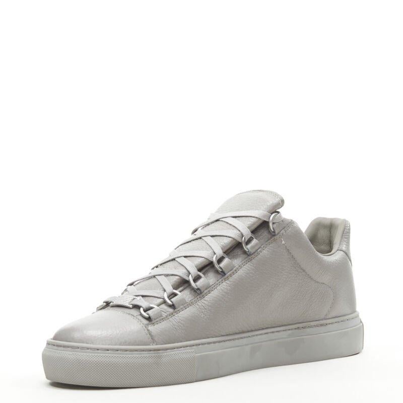 BALENCIAGA DEMNA Arena Pyrite Grey grained leather low top sneakers EU41 US8 In Excellent Condition In Hong Kong, NT