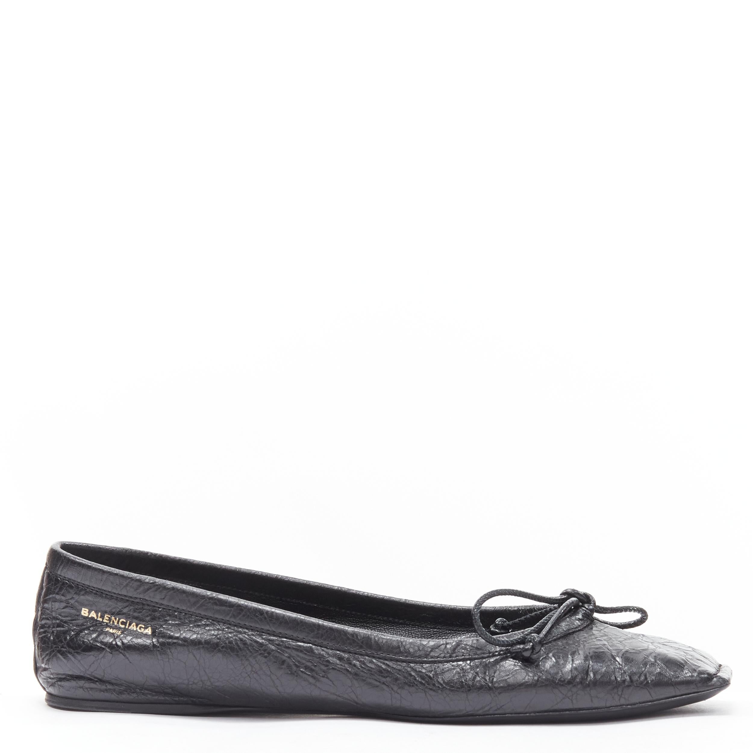 BALENCIAGA Demna black Arena crinkled leather square toe ballerina flats EU37 
Reference: MELK/A00228 
Brand: Balenciaga 
Designer: Demna 
Material: Leather 
Color: Black 
Pattern: Solid 
Extra Detail: Square toe 
Made in: Italy 

CONDITION: