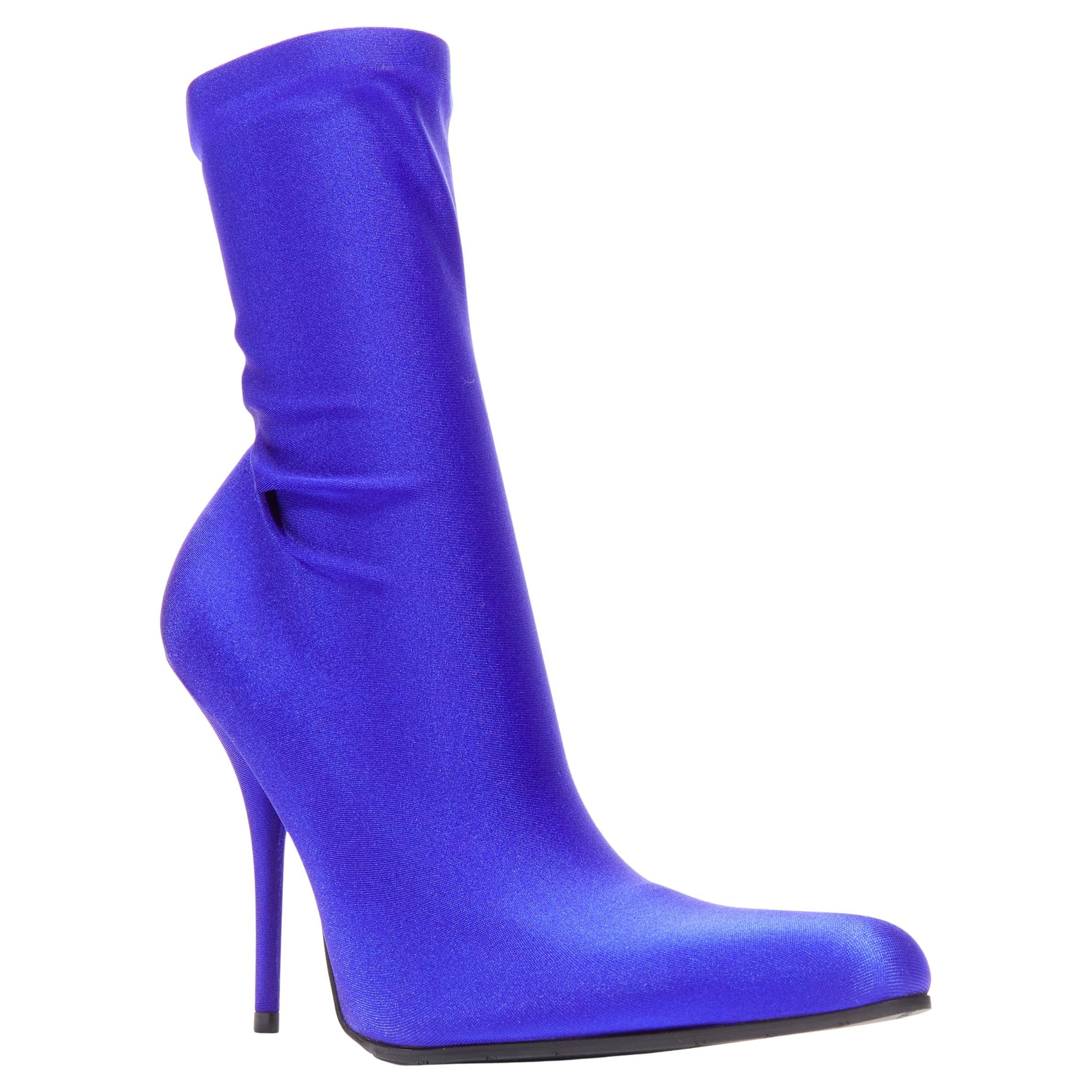 BALENCIAGA Demna blue lycra high heeled sock boots EU36 Kim Kardashian
Reference: TGAS/D00192
Brand: Balenciaga
Designer: Demna
Model: Sock boot
Material: Jersey
Color: Blue
Pattern: Solid
Closure: Stretchy
Lining: Black Leather
Extra Details: Round