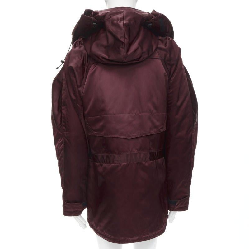 BALENCIAGA - Veste de ski matelassée surdimensionnée Demna rouge bordeaux à capuche Pour femmes en vente