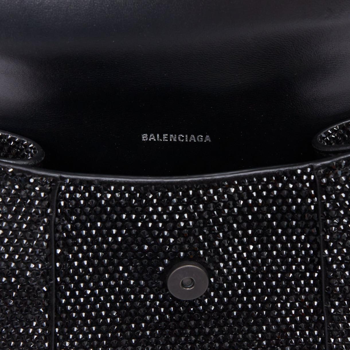 BALENCIAGA Demna Sanduhr XS Crossbody Bag aus schwarzem Strass-Kristallleder im Angebot 5