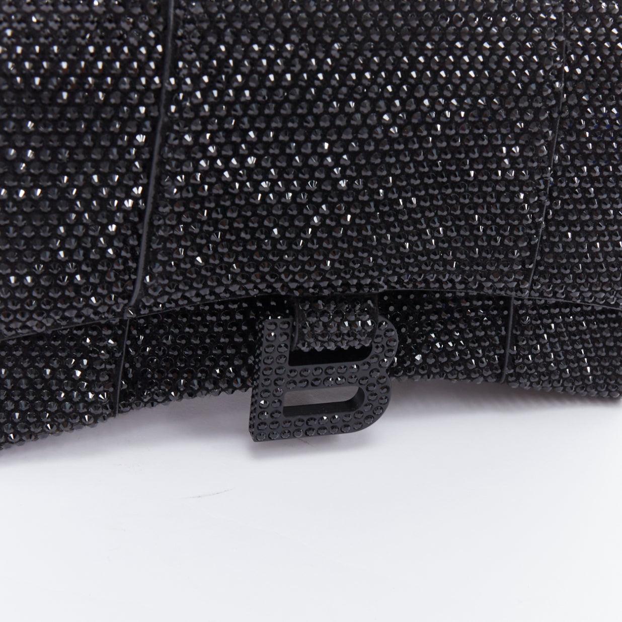 BALENCIAGA Demna Sanduhr XS Crossbody Bag aus schwarzem Strass-Kristallleder im Angebot 2