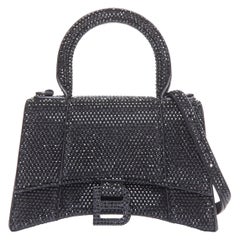 BALENCIAGA Demna Sanduhr XS Crossbody Bag aus schwarzem Strass-Kristallleder