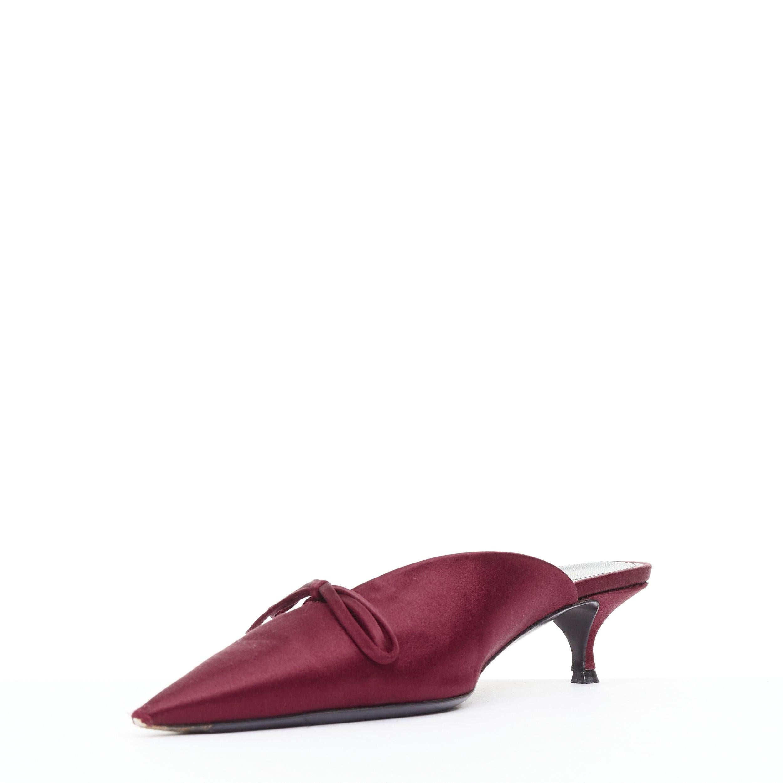 BALENCIAGA Demna Knife Mules burgundy satin bow pointy kitten heels EU38.5 In condizioni buone in vendita a Hong Kong, NT