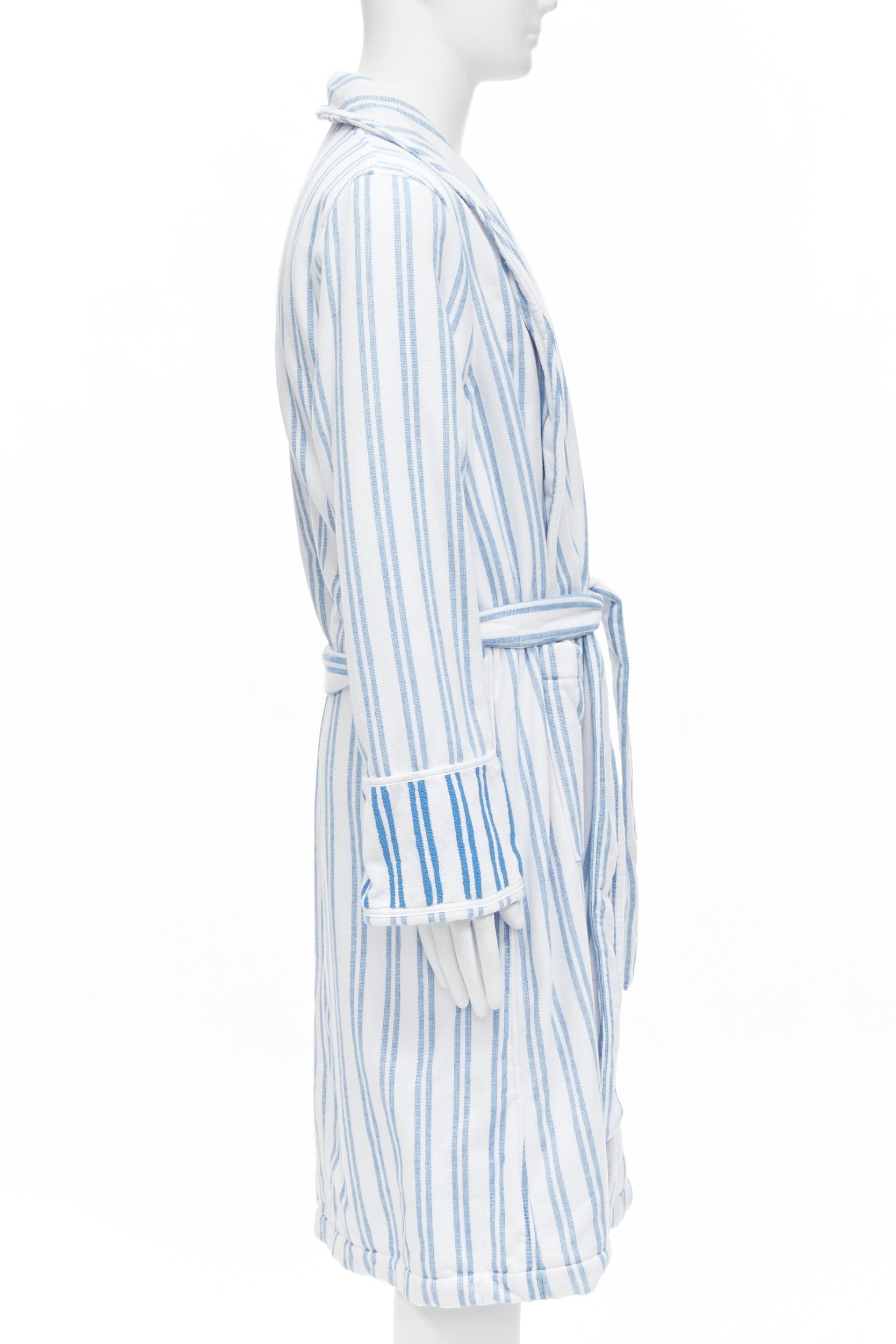 BALENCIAGA Demna Resort blue white striped belted bathrobe coat FR42 L Rihanna
Brand: Balenciaga
Designer: Demna
As seen on: Rihanna
Material: Cotton
Color: Blue
Pattern: Striped
Closure: Self Tie
Extra Detail: Bleu and white vertical striped robe.