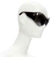 BALENCIAGA DEMNA Laufsteg Maske Schmetterling Schwarzer Schild Sonnenbrille Kardashian