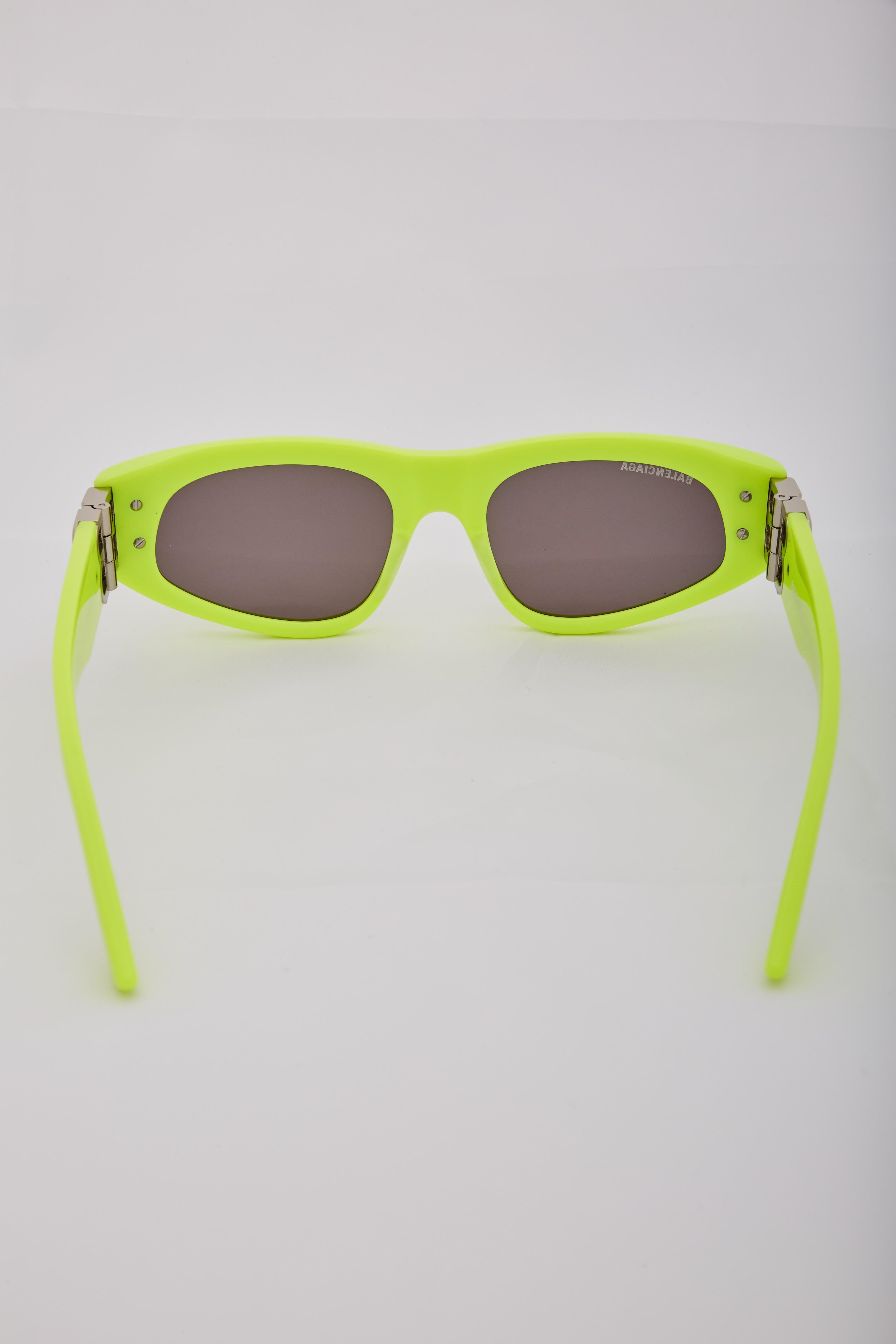Women's or Men's Balenciaga Dynasty Bb Rectangle Acetate Neon Yellow Sunglasses For Sale