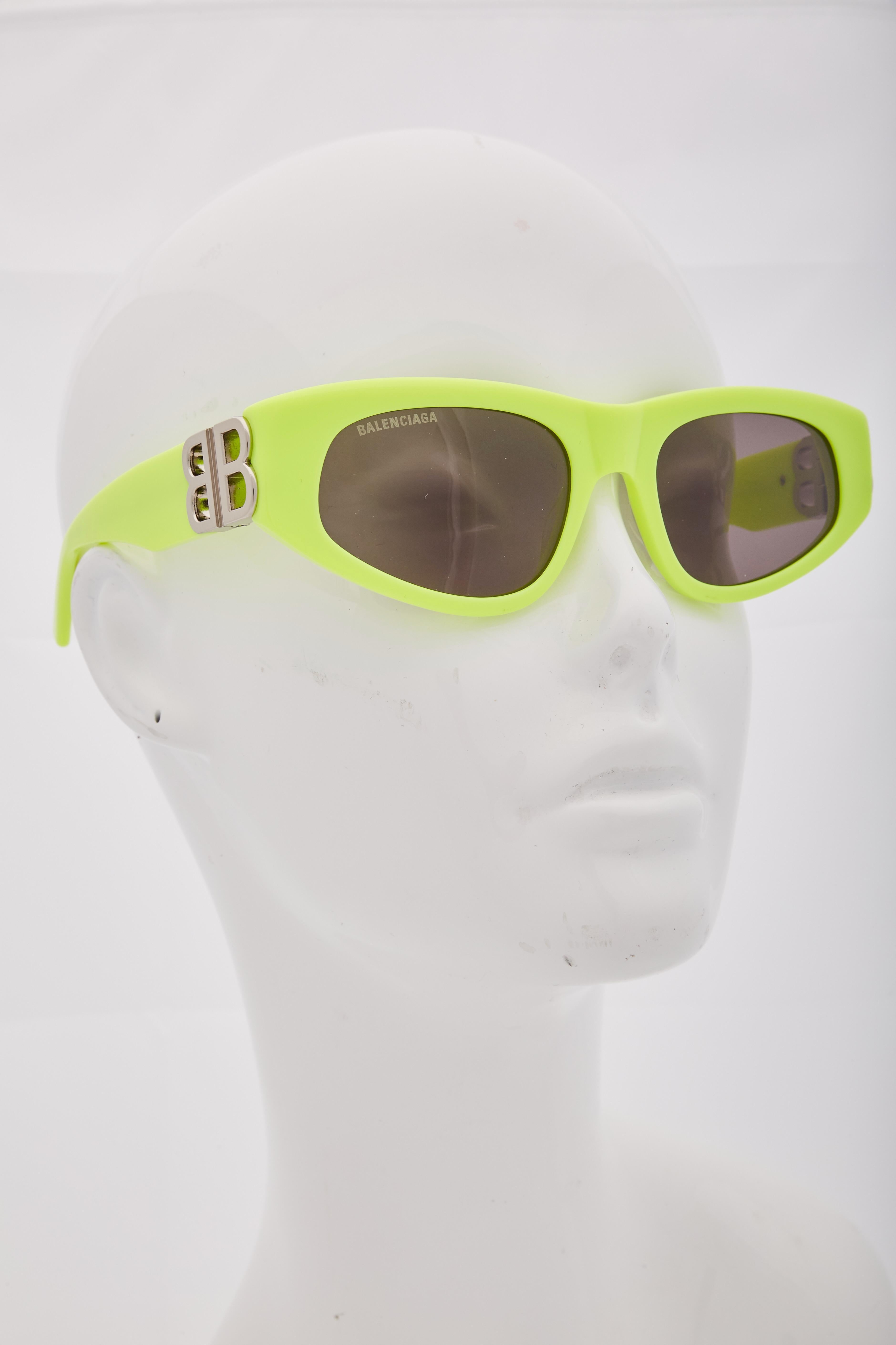 Lunettes de soleil Balenciaga Dynasty Bb Rectangle acétate jaune fluo en vente 5