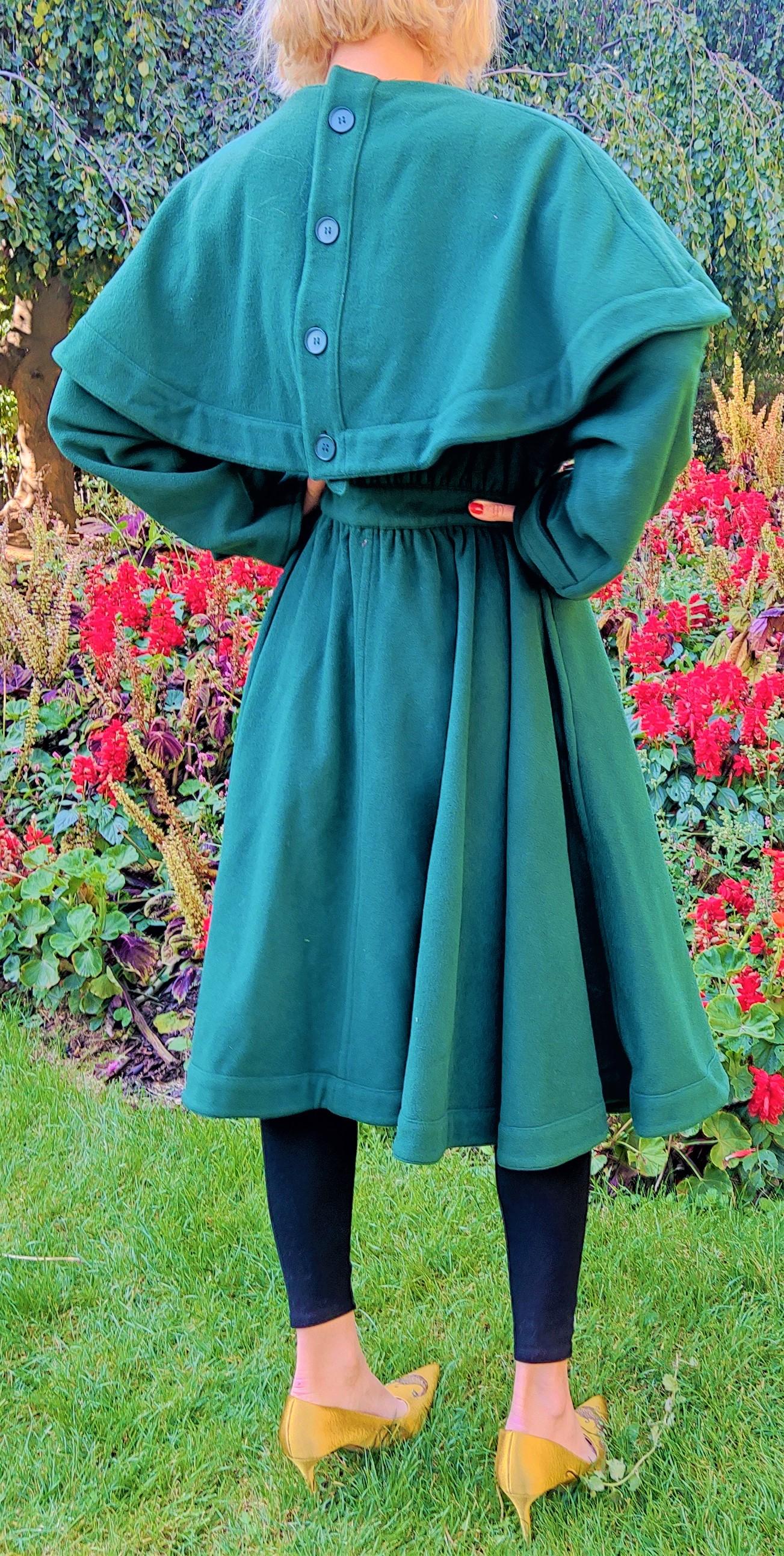 Women's Balenciaga Evening Ball Gown Wool Cashmere Wasp Waist 80s Green Jacket Coat