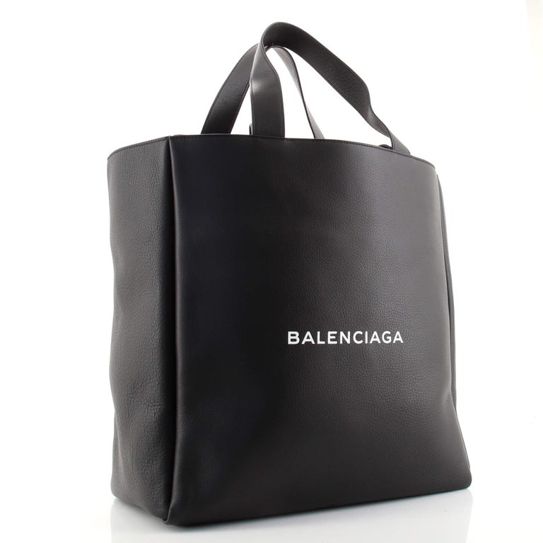 Balenciaga Everyday Carry Tote Leather at 1stDibs | balenciaga tote bag,  balenciaga everyday tote m, how to wear tote bag