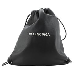 Balenciaga Everyday Rucksack aus Leder mit Kordelzug