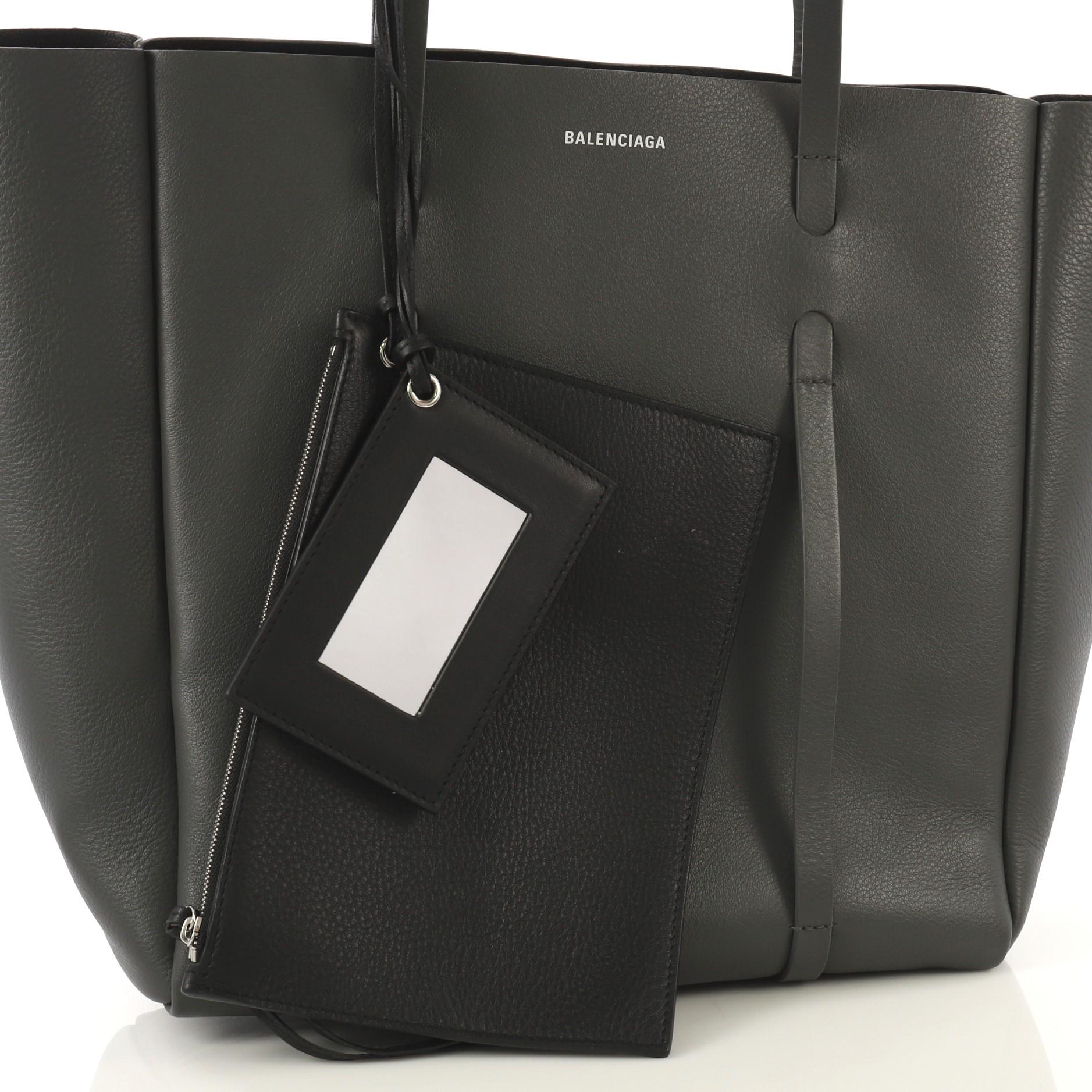 Balenciaga Everyday Tote Leather Small In Good Condition In NY, NY