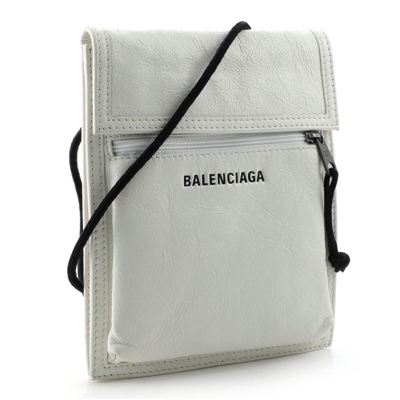 Explorer pouch strap discount